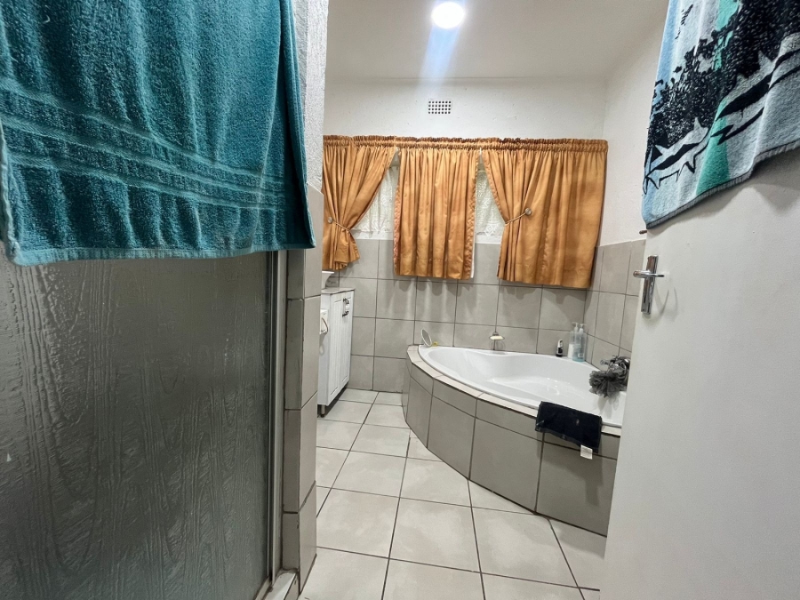 4 Bedroom Property for Sale in Protea Park North West